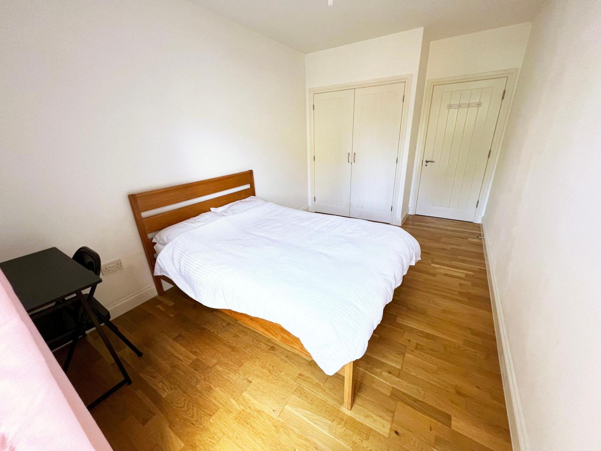 Bedroom 2, Queens Road Лондон Экстерьер фото